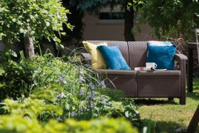 Диван пластиковый Корфу (Corfu love seat) коричневый - серо-бежевый* в Урае - uray.ok-mebel.com | фото 4