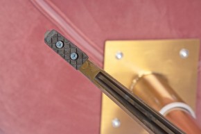 Кресло дизайнерское DOBRIN SWAN, розовый велюр BLUVEL52, золотое основание в Урае - uray.ok-mebel.com | фото 10