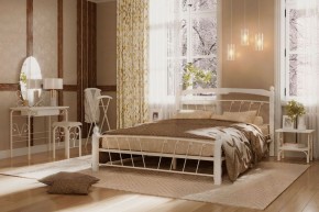 Кровать "Муза 1" КМД10  БЕЛАЯ (1600*2000) (ножки-белые) с коваными изделиями в Урае - uray.ok-mebel.com | фото